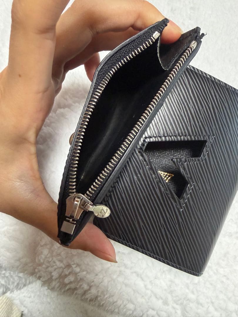 にゃんママページ　LOUIS VUITTON ブラック 三つ折り財布