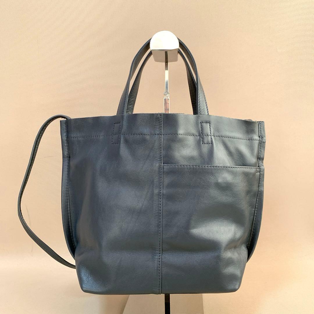 イアパピヨネ センターポイントトートバッグ S《牛革/2way/軽量》ネイビー
