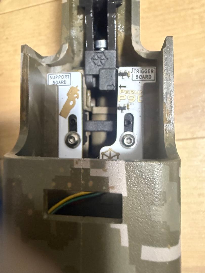 東京マルイ　P90 TR 電動ガン カスタム品プレジション風カット　perun他