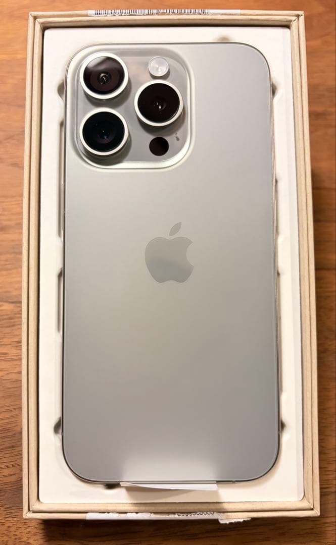 【新品同様】Apple iPhone15 Pro ナチュラルチタニウム128gb