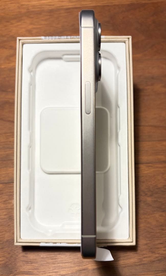 【新品同様】Apple iPhone15 Pro ナチュラルチタニウム128gb