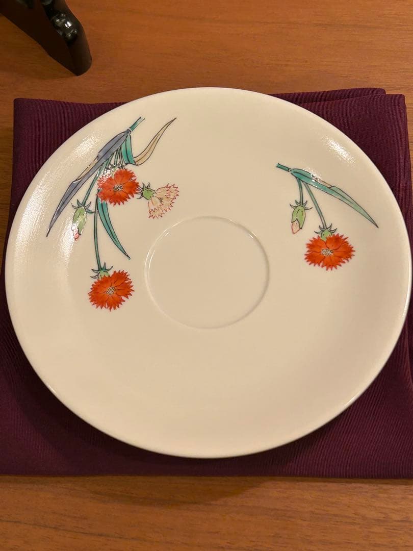 人間国宝 十四代 柿右衛門 本人作 濁手 撫子文 珈琲碗 カップ&ソーサー