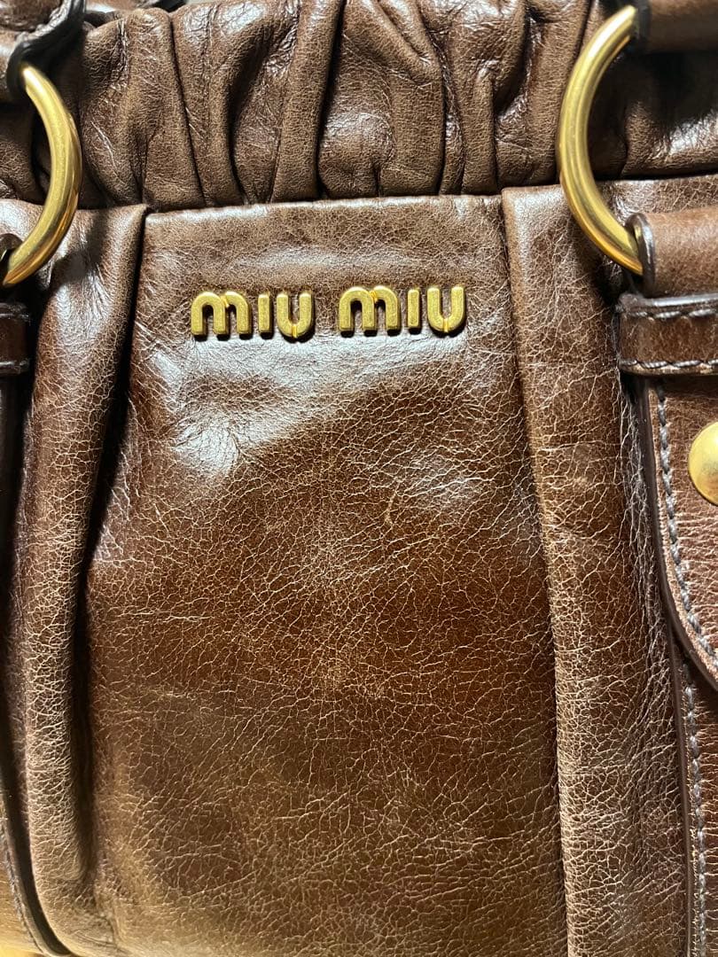MIU MIU ブラウンレザー ショルダーバッグ