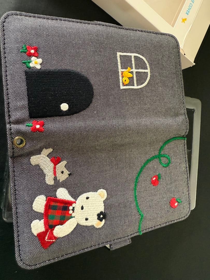 familiar 手帳型スマホケース クマと犬刺繍