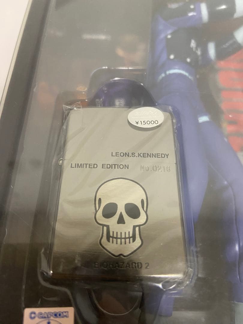 BIOHAZARD2 ZIPPO付きフィギュア2体