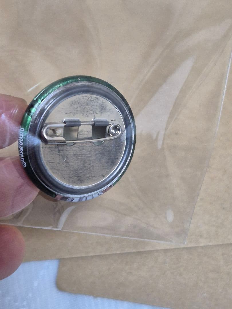 希少 進撃の巨人 ミニ缶バッジ リヴァイ