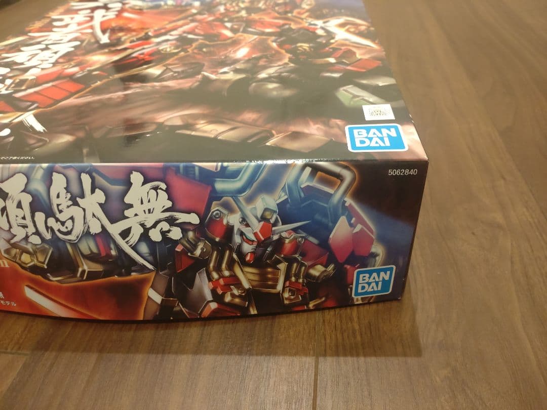 MG 真武者頑駄無 バンダイ 専用デカール付き