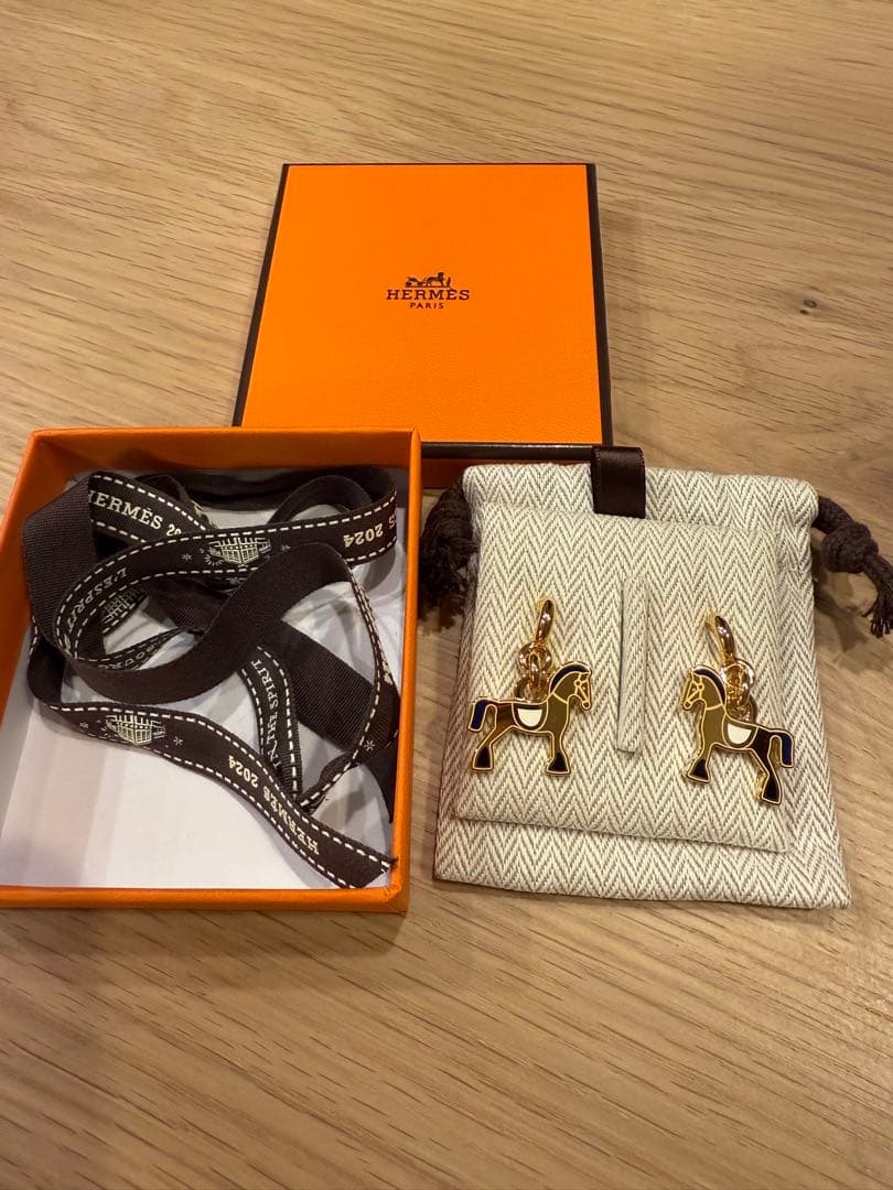 エルメス　ピアス　シュヴァル・グランド・パラード　ゴールド　馬チャーム　新品