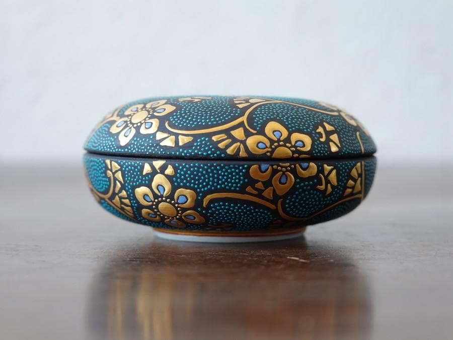 九谷焼　仲田錦玉　渦打　青粒　金彩　唐草文　香合　共箱　内面細字　茶道具