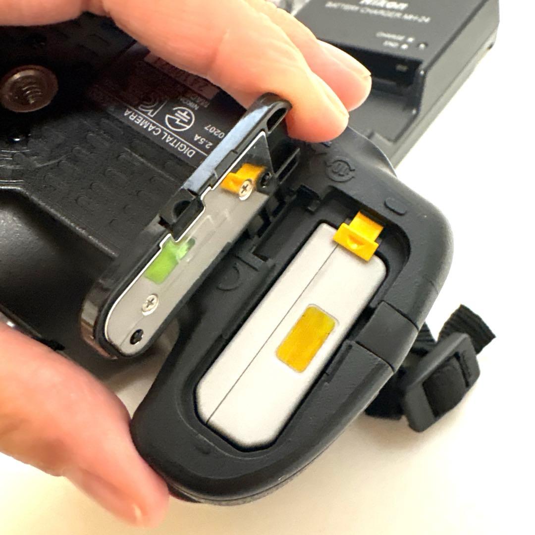 Nikon D5300 デジタル一眼レフカメラ　ニコン　レンズ2つ