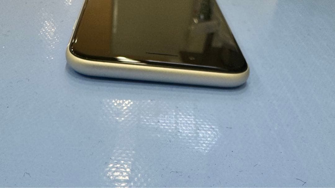 iPhone SE2(第二世代) 64GB SIMフリー （wh) ジャンク扱い