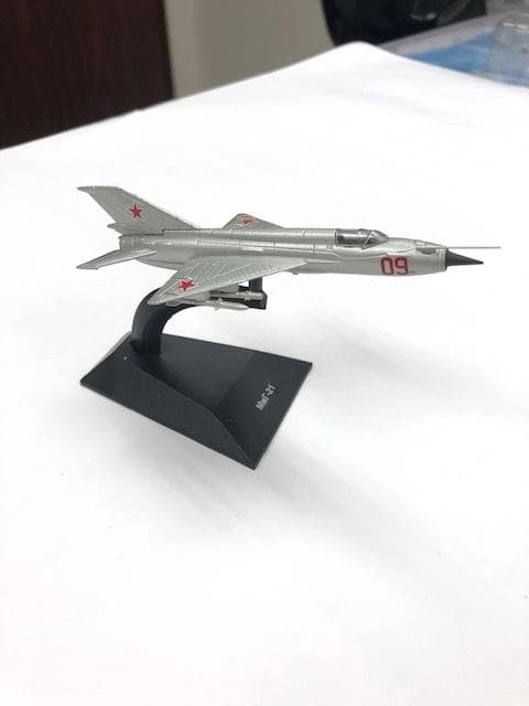 ソビエト MiG-21 ミグ21 バッライカ 1/123