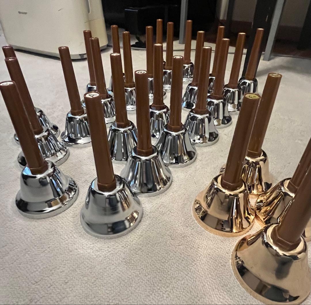 ウチダミュージックベル　ハンドベル スタンドケース付　シルバー23➕ゴールド4