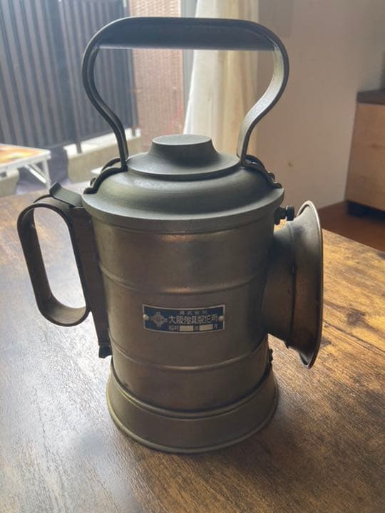 おじいちゃんが骨董品収集の中で持っていた１つ。昔の電車の手動信号