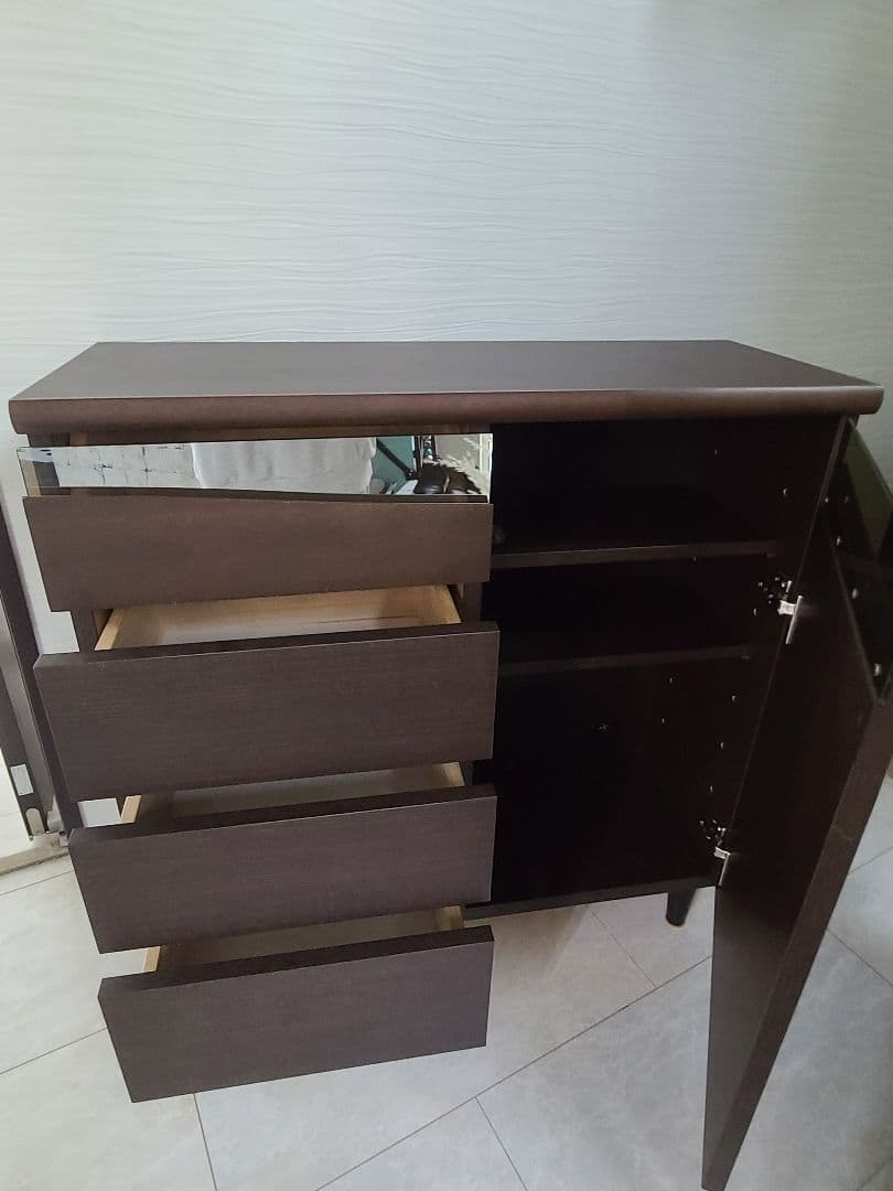 ミラーつきキャビネット&サイドボード