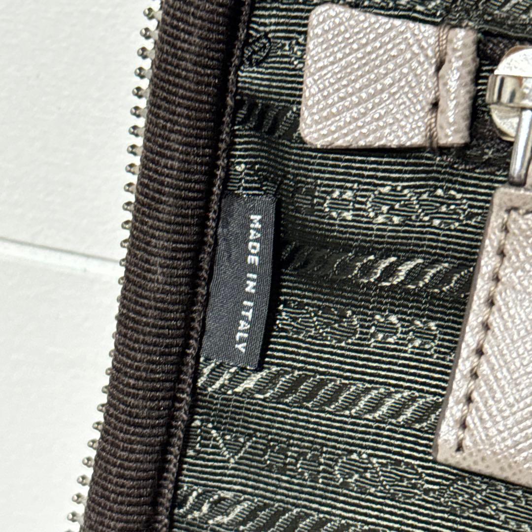PRADA プラダ　トライアングルロゴ　キャリーケース　サフィアーノ　グレージュ