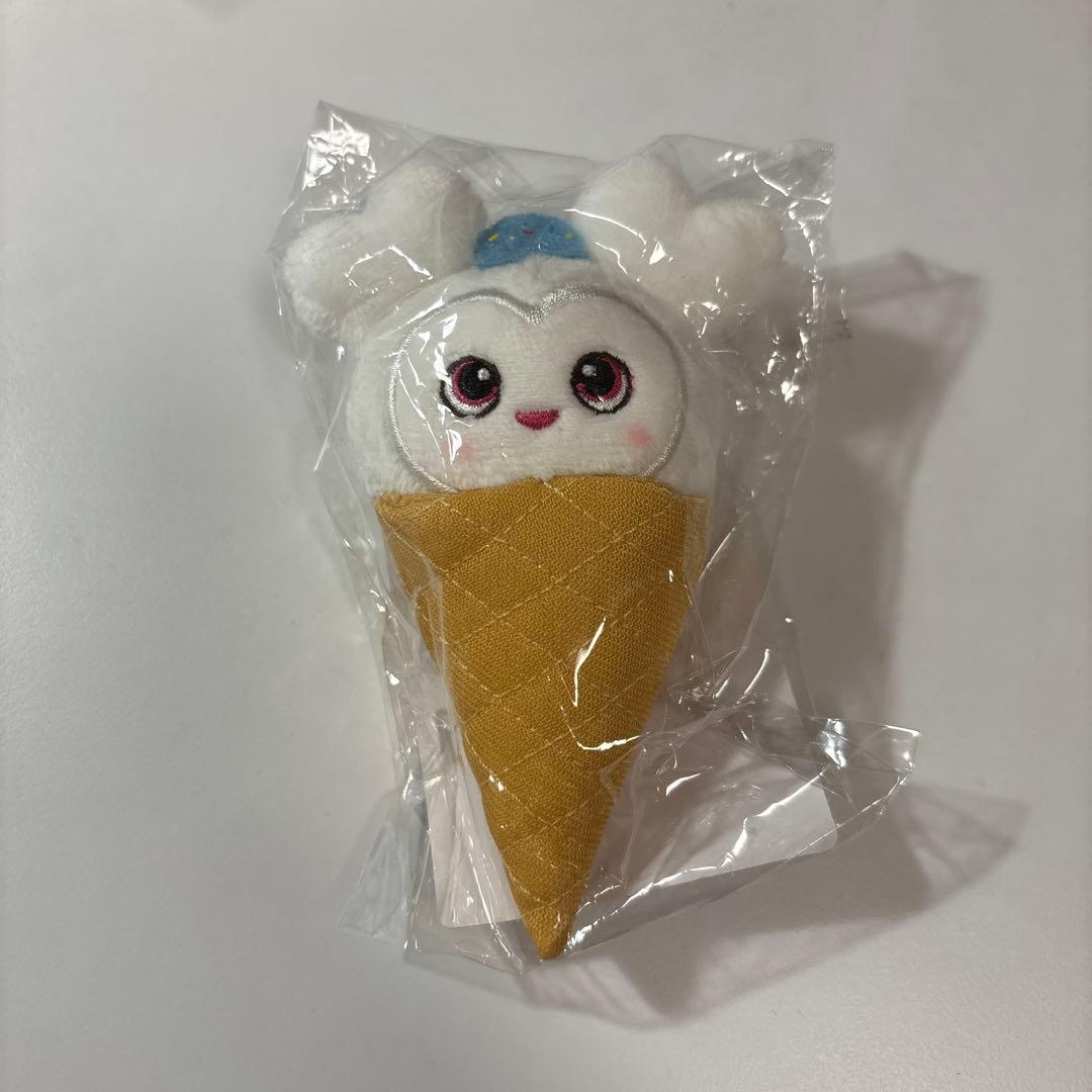 新品未開封 TWICE ダヒョン ダブリー アイスぬいぐるみバッジ DAVELY