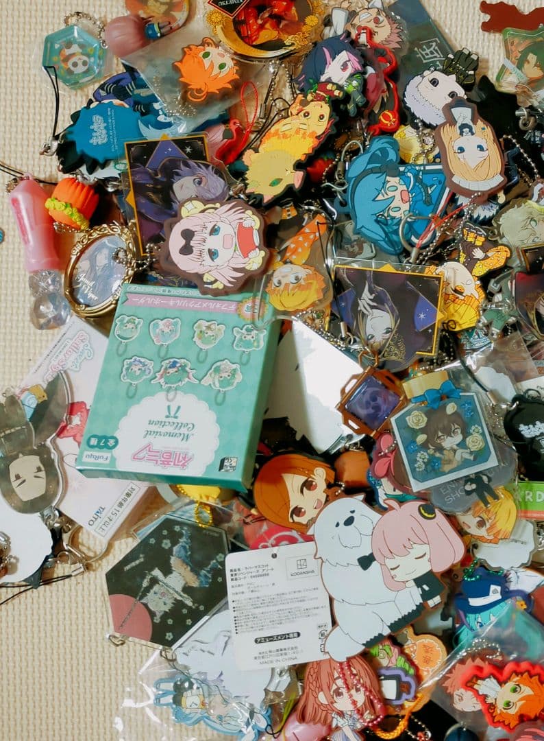 ノンジャンル アニメグッズ キャラクターグッズ まとめ売り 1000点以上