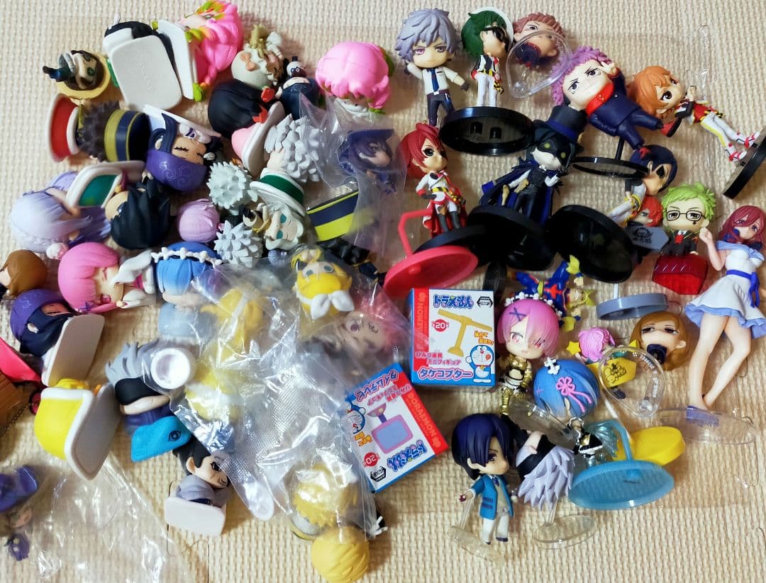 ノンジャンル アニメグッズ キャラクターグッズ まとめ売り 1000点以上