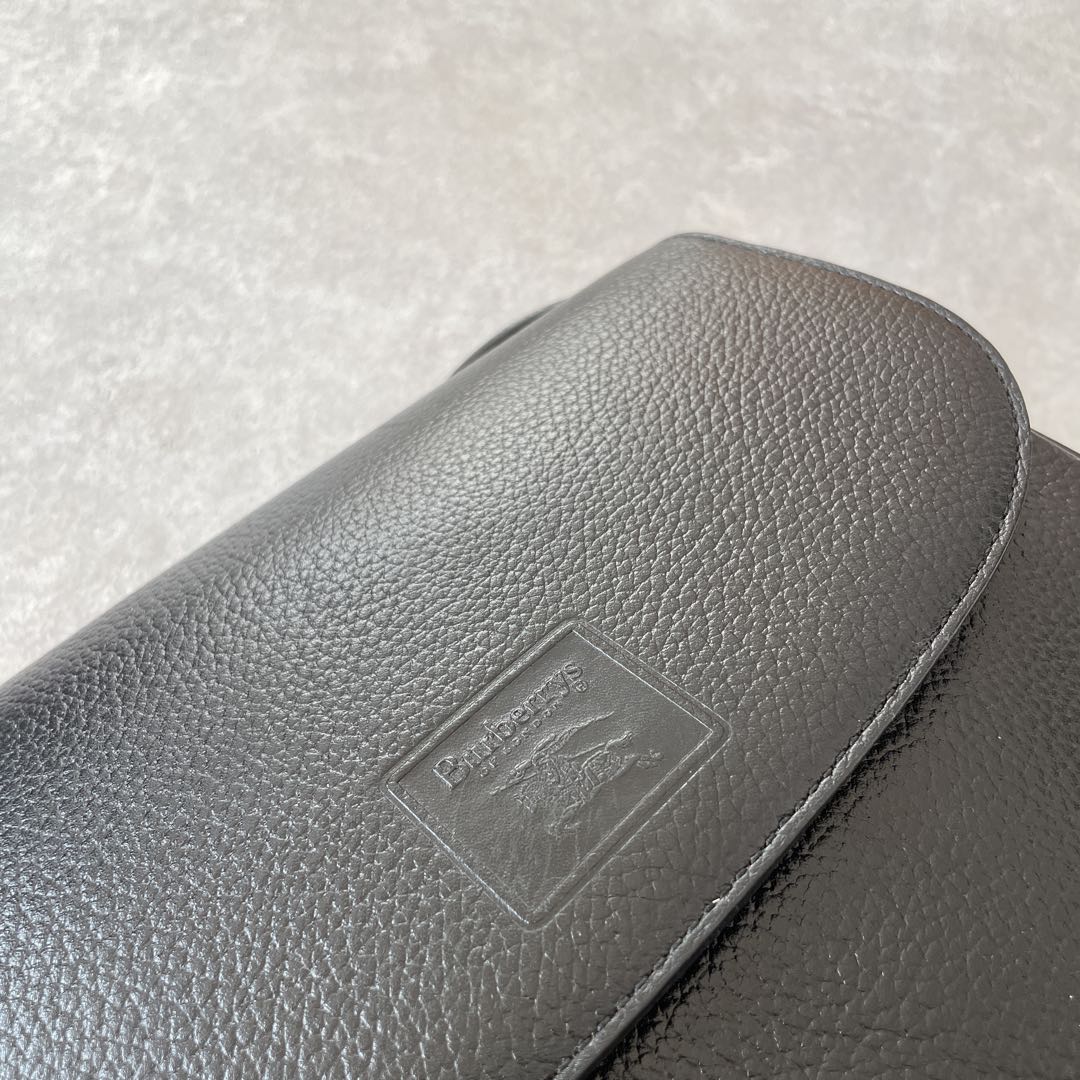 美品 バーバリーズ レザー ショルダーバッグ フラップ ノバチェック 黒