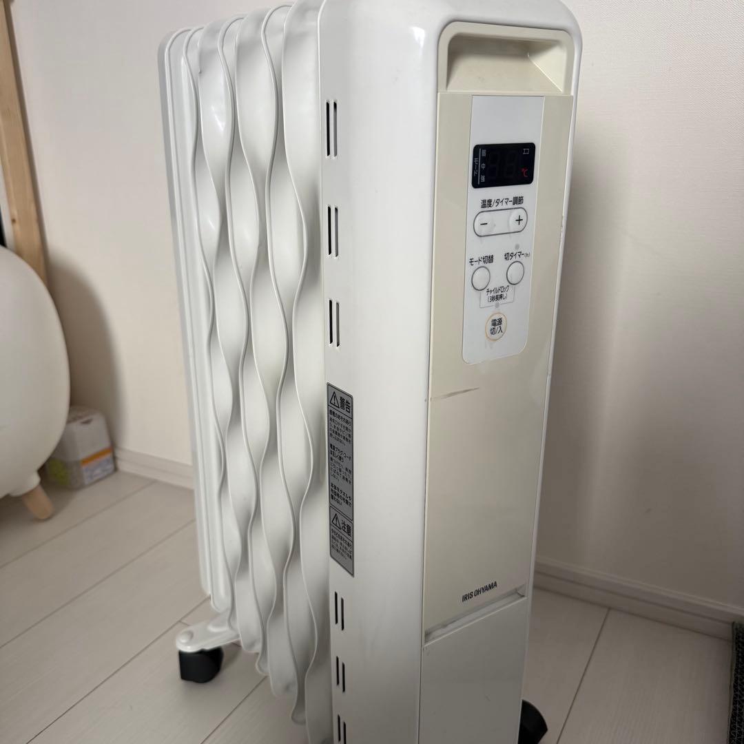ウェーブ型オイルヒーター IWH2-1208M-W ホワイト　2019年製