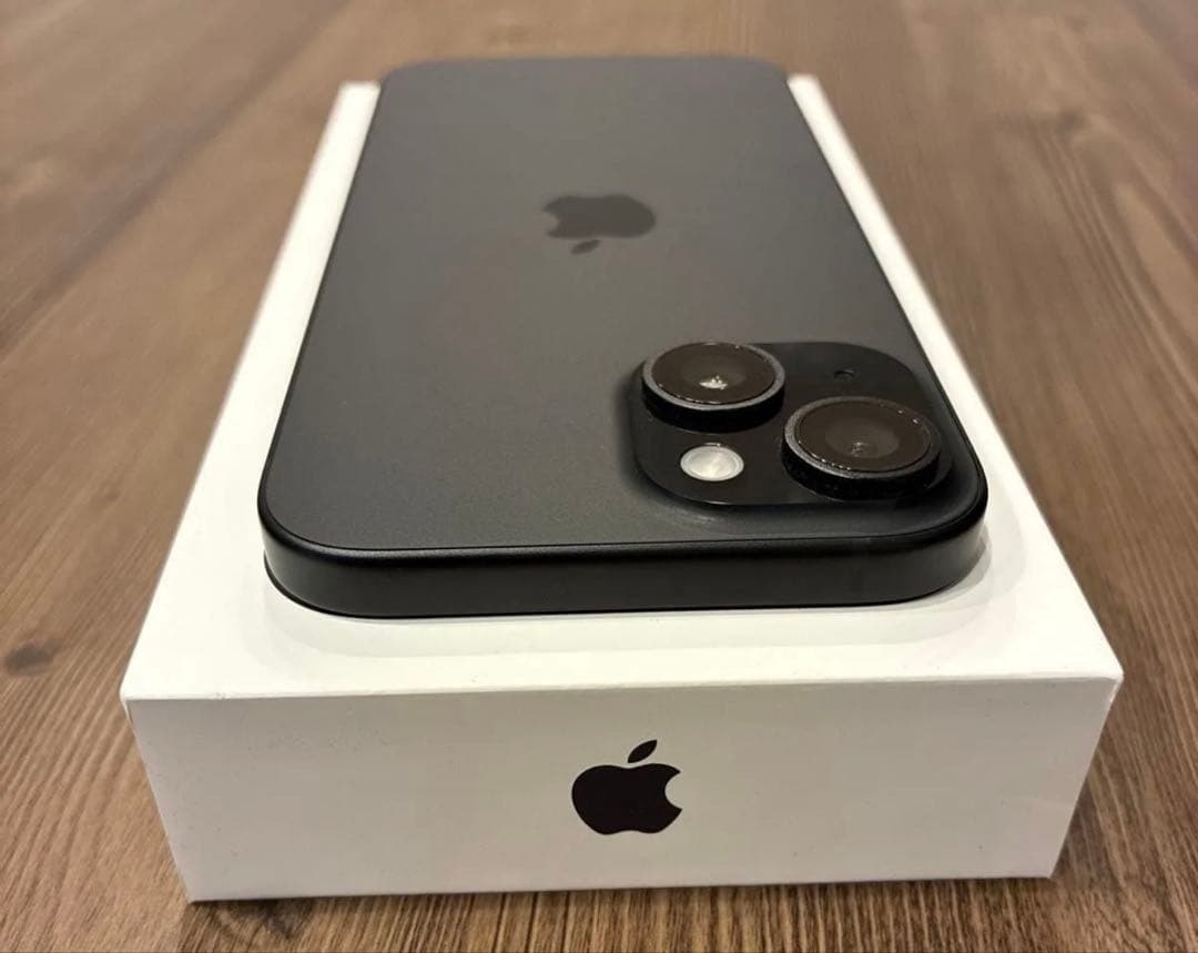 iPhone15 ブラック SIMフリー 本体　128gb