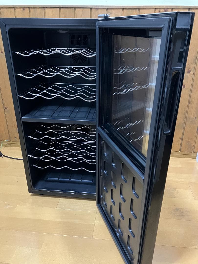 【中古美品(凹み有)】ottostyle.jp ワインセラー(最大32本収納)