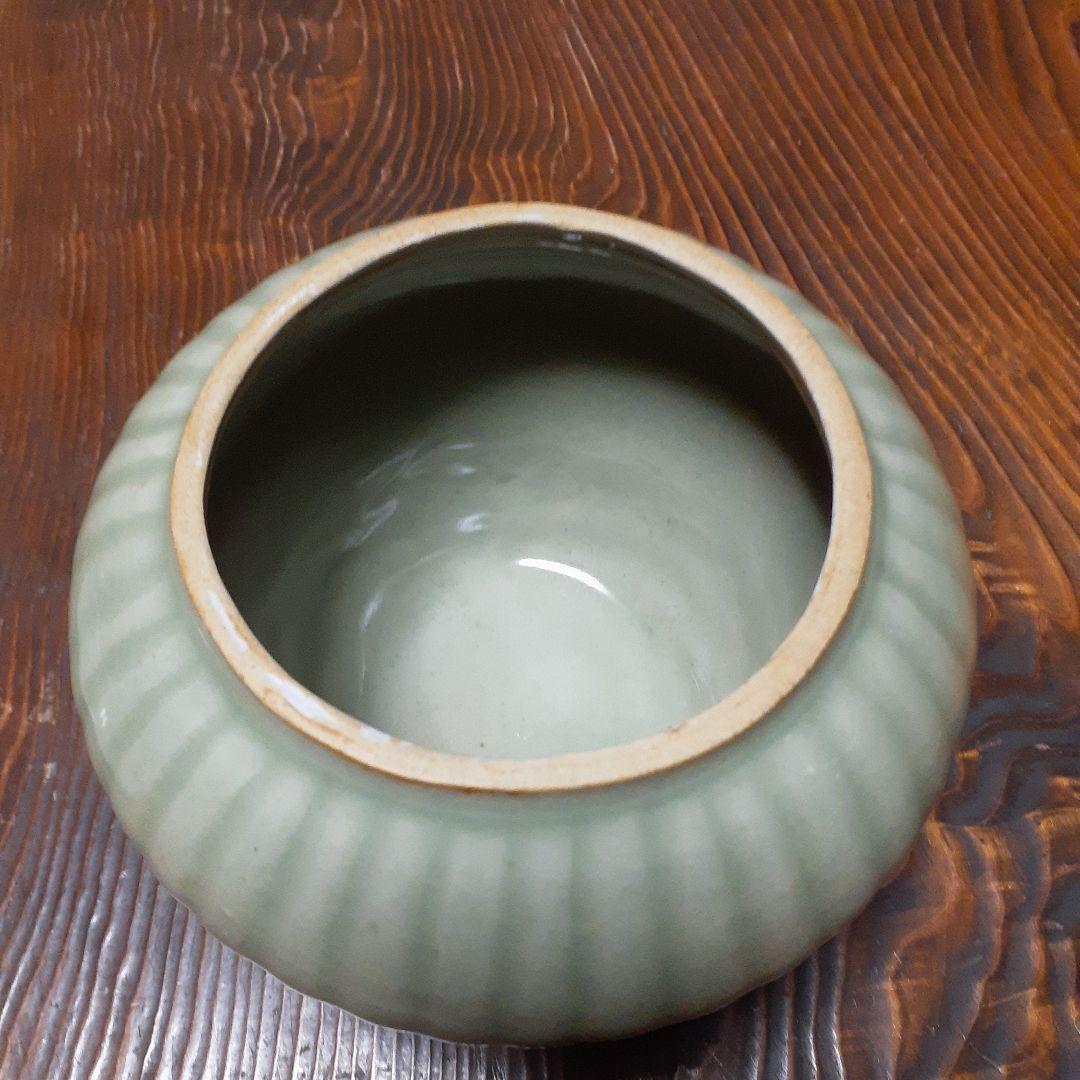 元～明時代龍泉窯青磁縞紋合子