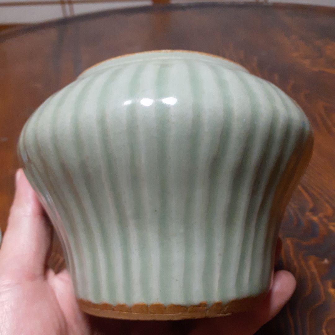 元～明時代龍泉窯青磁縞紋合子