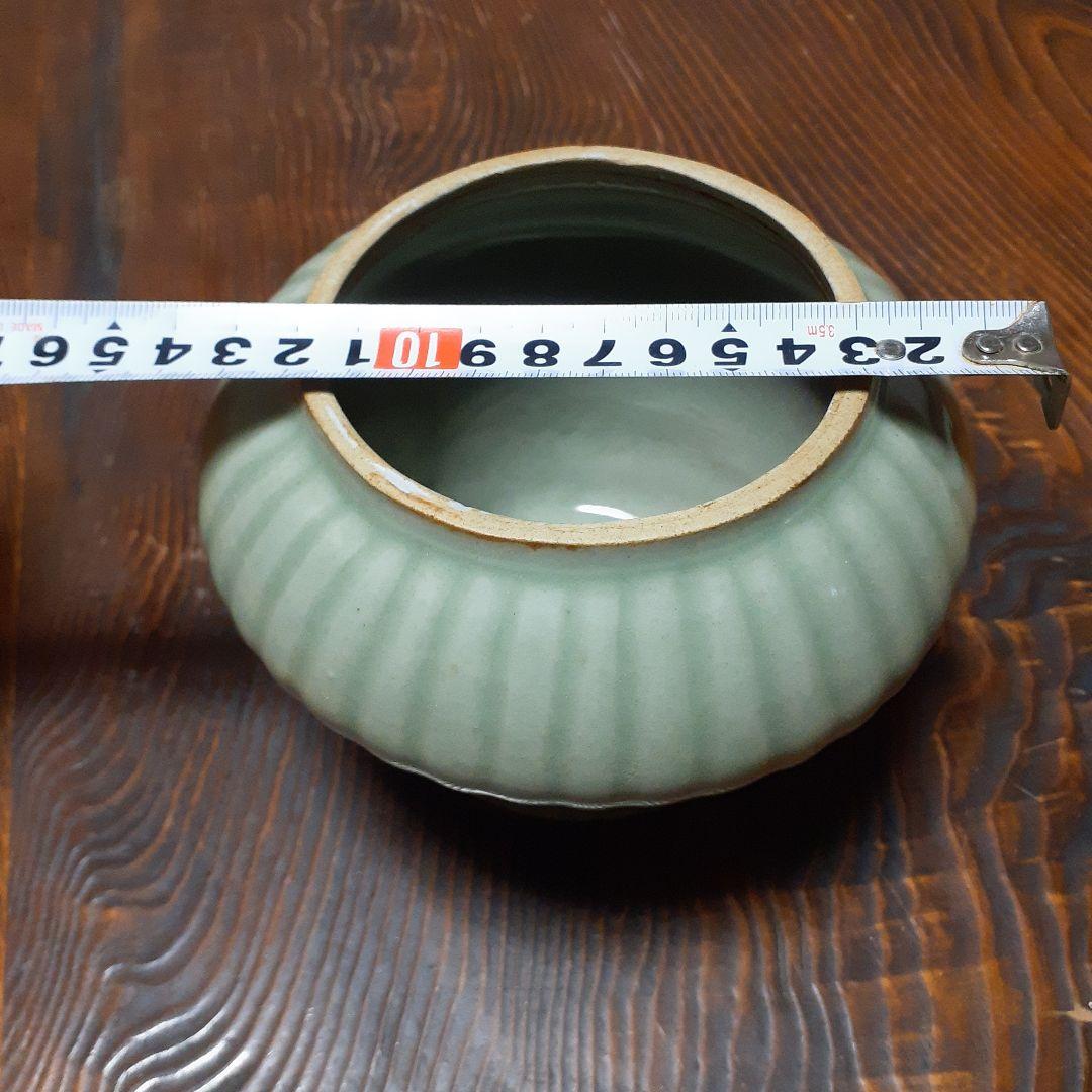 元～明時代龍泉窯青磁縞紋合子