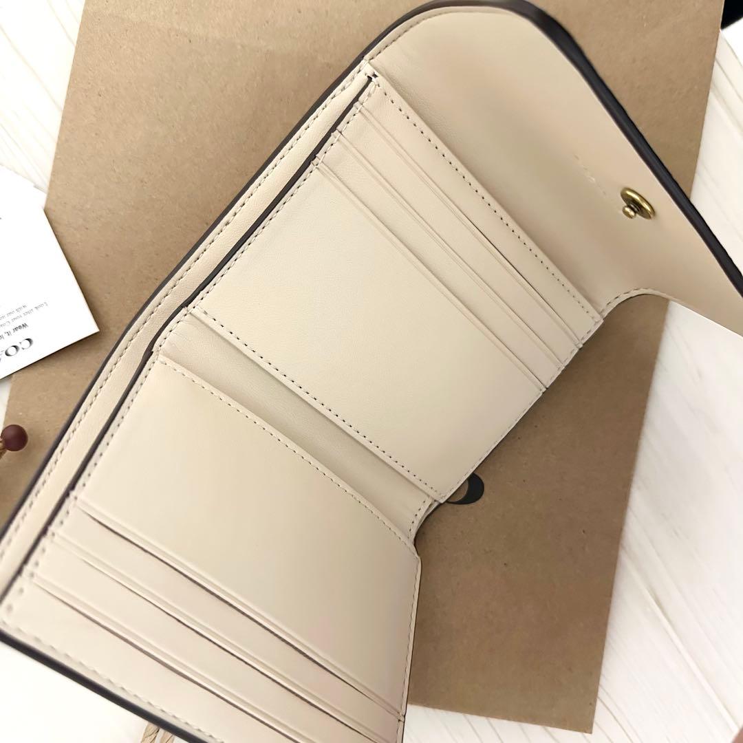 限定品！新品　COACH　コーチ 折り財布 3つ折り財布 ソフトピンク