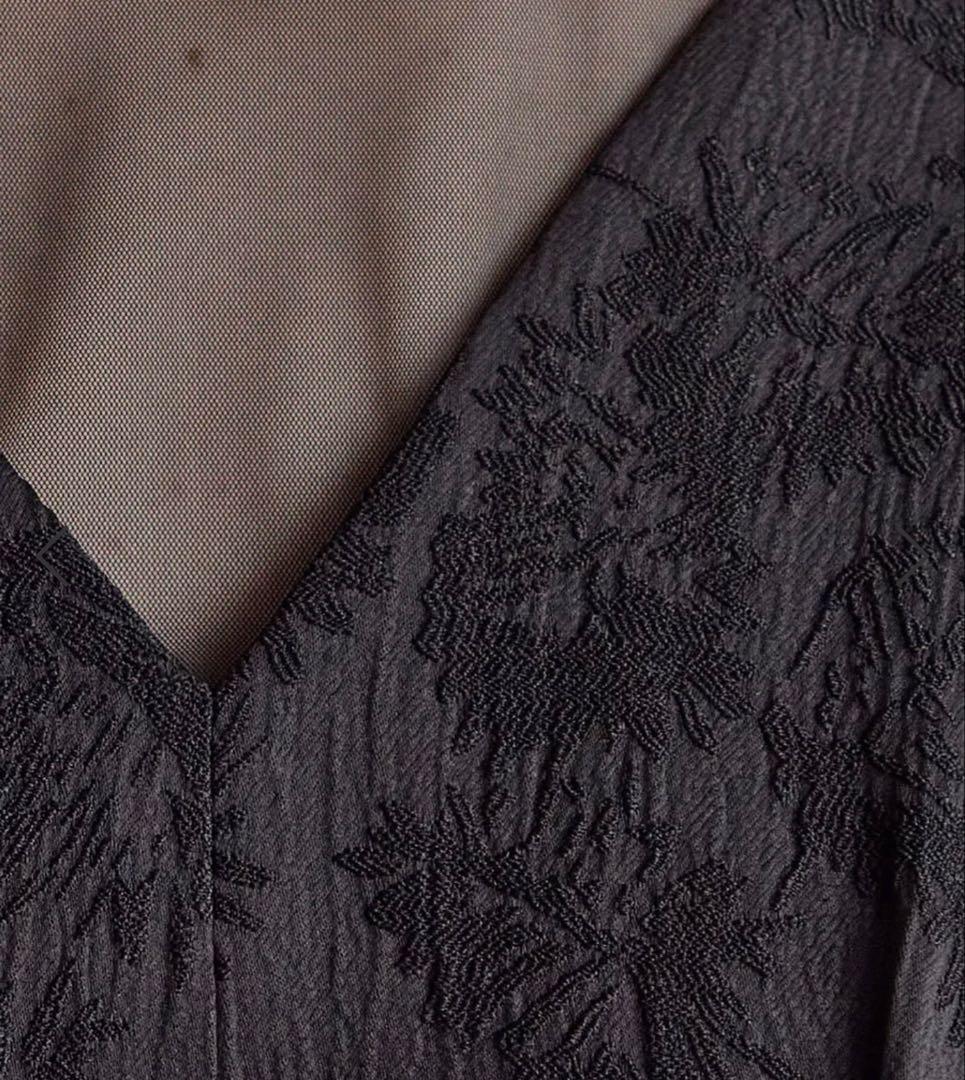 AIMER チュールブラウス付きジャカードIラインドレス　ブラック
