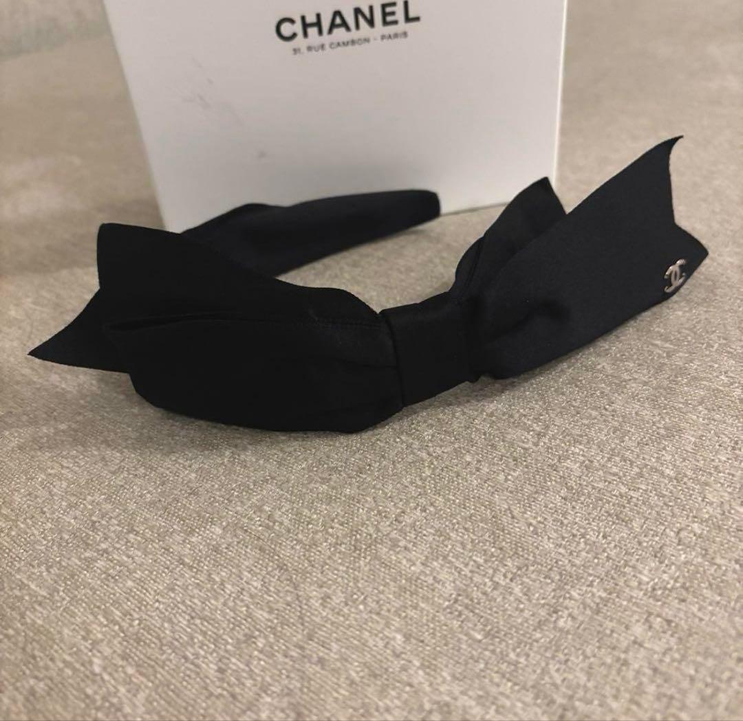 未使用品　CHANELサテン リボン　カチューシャ