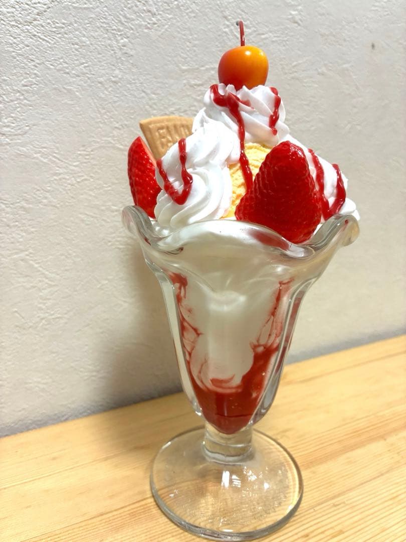 食品サンプル　いちごパフェ　合羽橋　まいづる製　実物大 苺　イチゴ