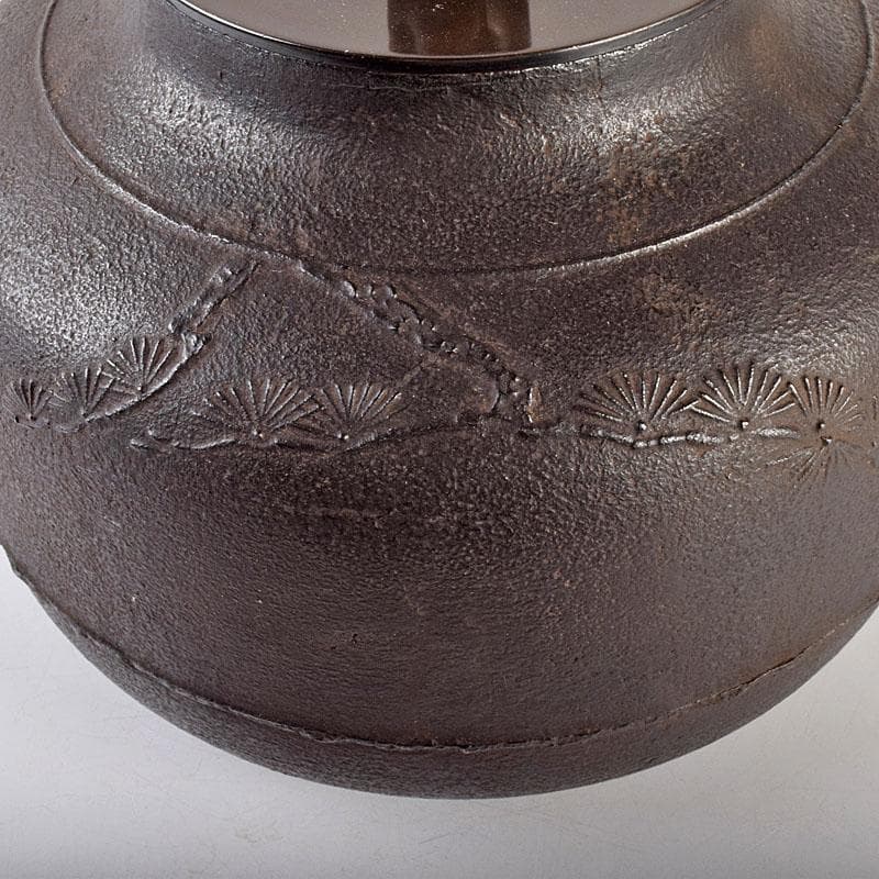 茶道具　釜師　宝積正一作　相生松紋　真形釜　共箱　M　4739B