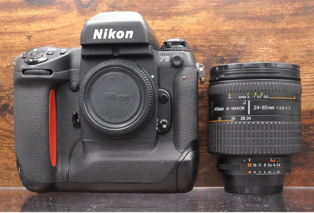 フイルムカメラ　NIKON F5 レンズ付き　動作品