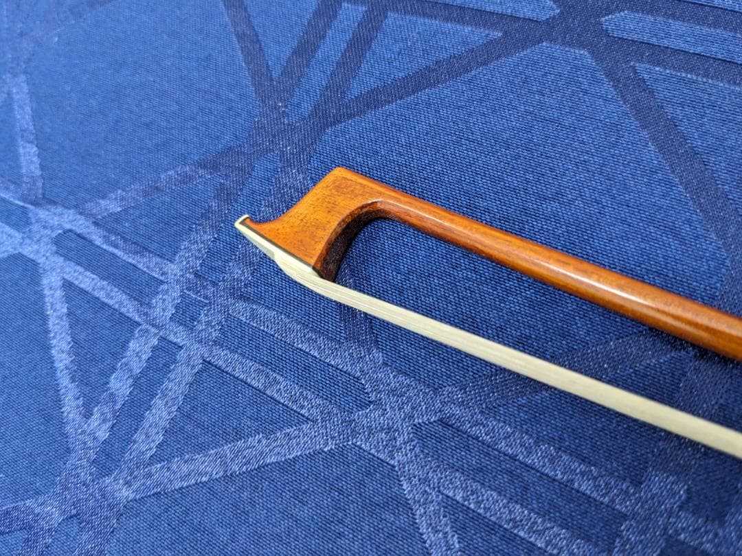 バイオリン弓4/4サイズ フェルールに特徴のあるモダンフレンチスタイル