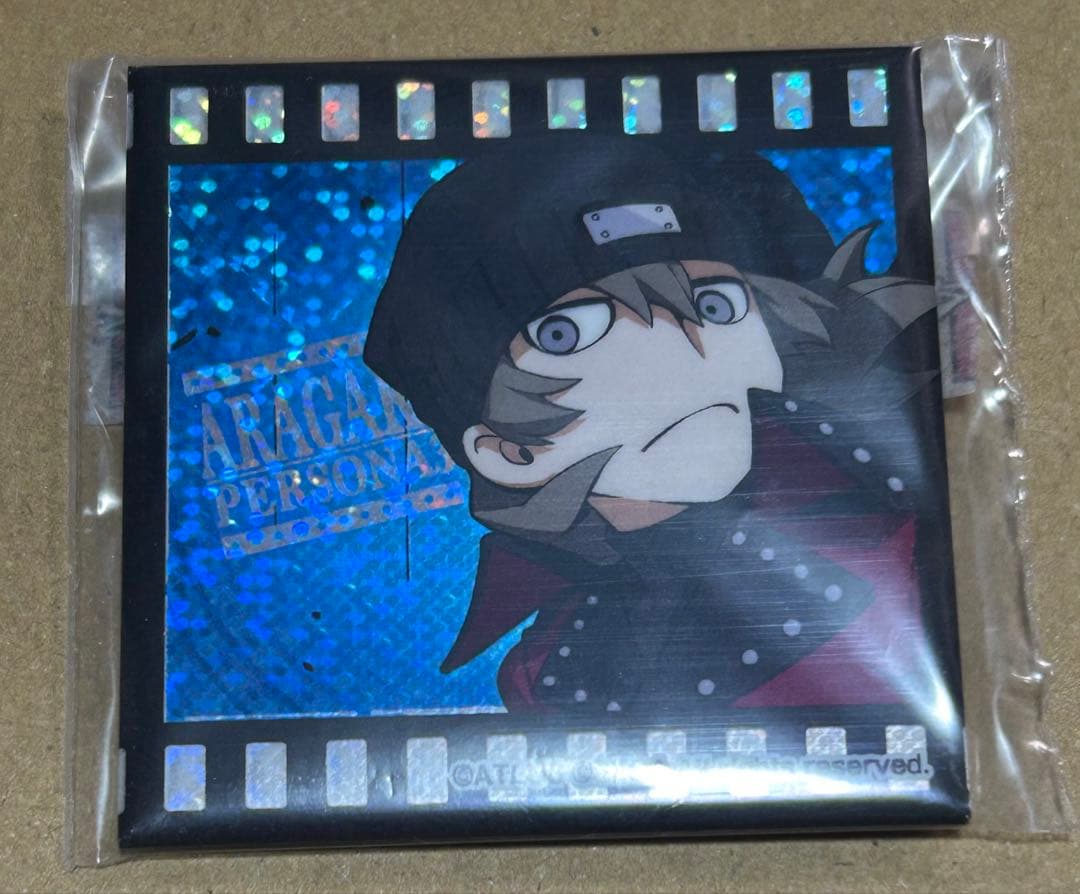 ペルソナQ2 　スクエアホロ缶バッジ　荒垣真次郎