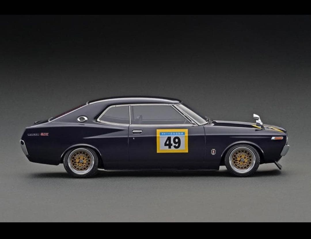 自動車 1/18 Nissan Laurel 2000SGX Purple