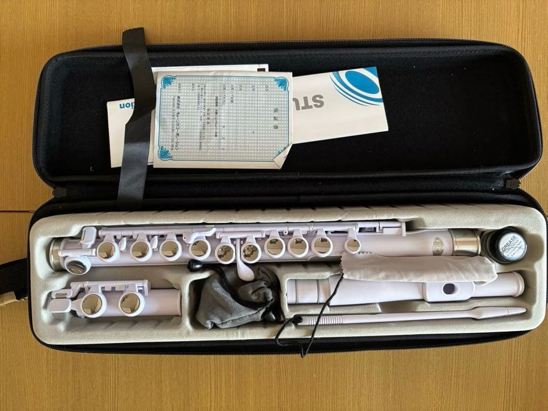 NUVO STUDENT FLUTE プラスチック フルート　ホワイト