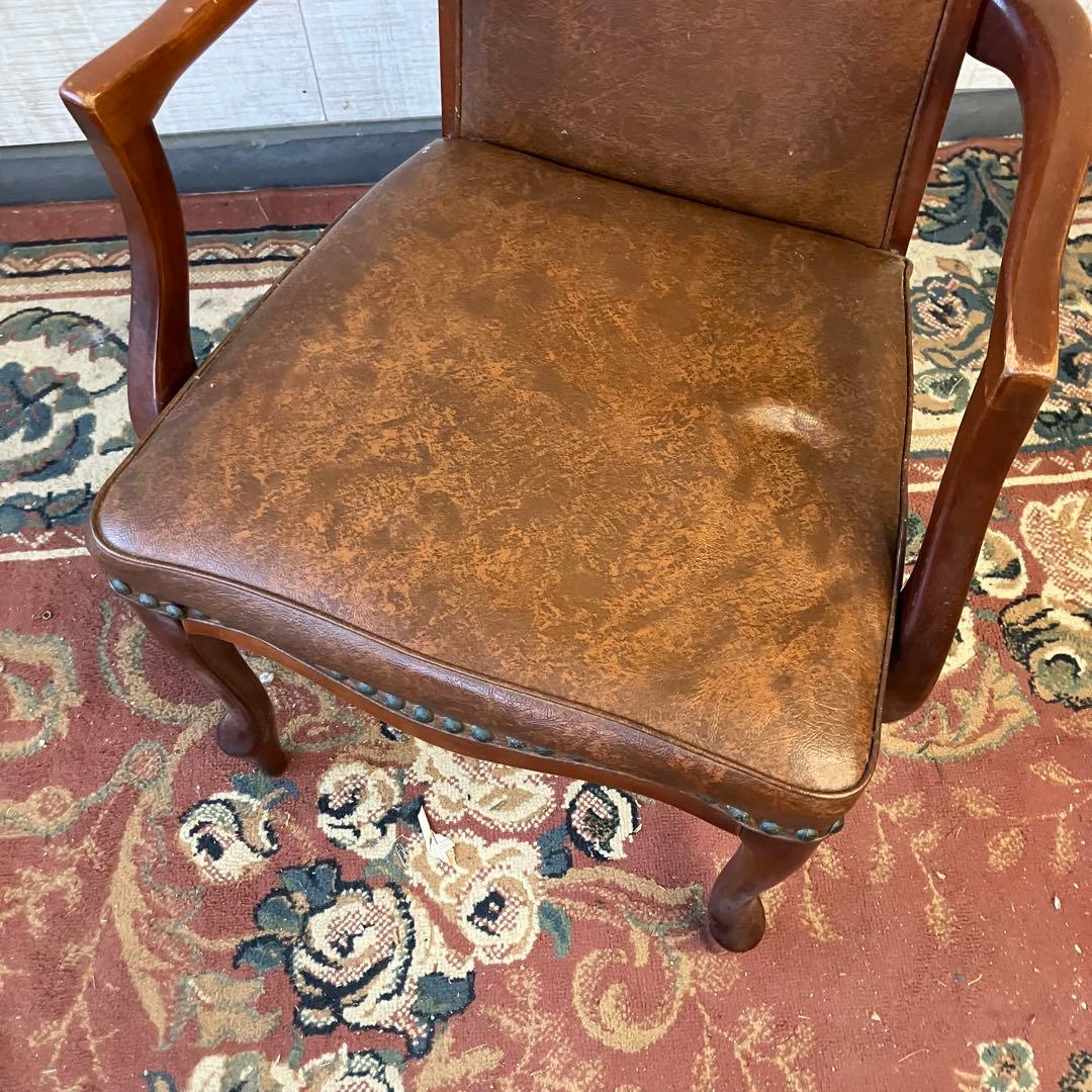 ④北欧レトロ マルニ 木製椅子 鋲打ちダイニングチェア ロビーチェアアームチェア