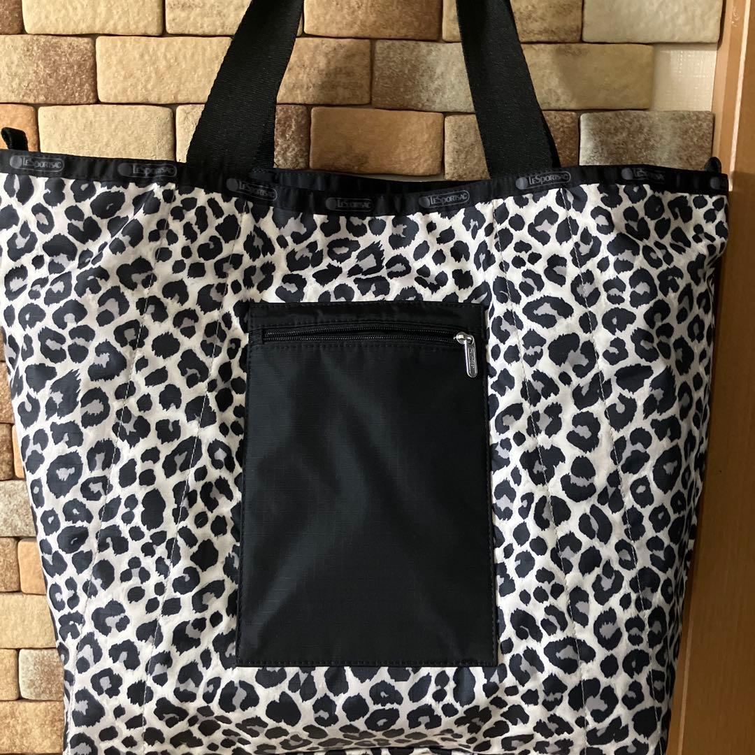 LeSportsac ショルダーバッグ（リバーシブル）