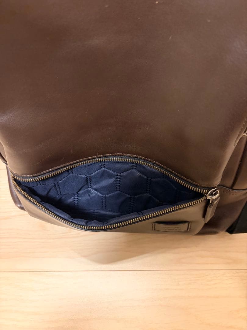TUMI レザーバッグ