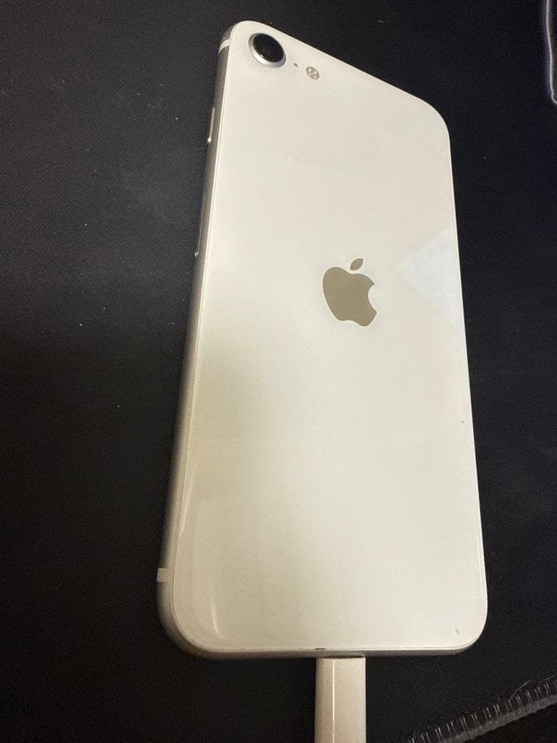 iPhone SE（第2世代）／ホワイト／SIMフリー（SIMなし）