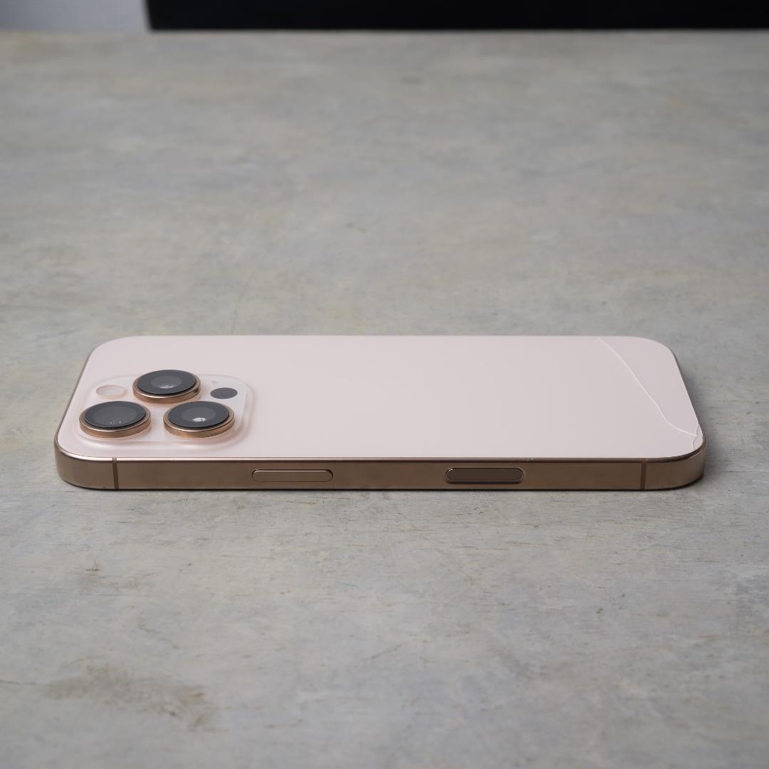 iPhone 16 Pro 256GB デザートチタニウム