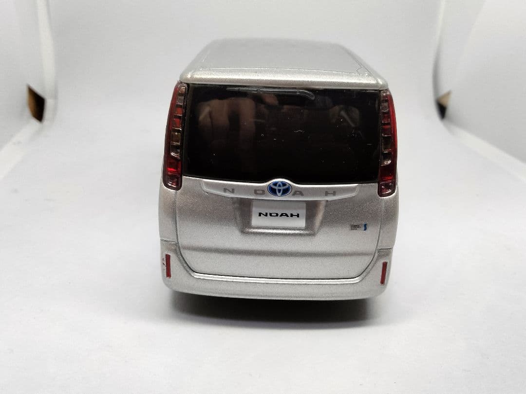【希少】ノア　カラーサンプル　ミニカー　1/30