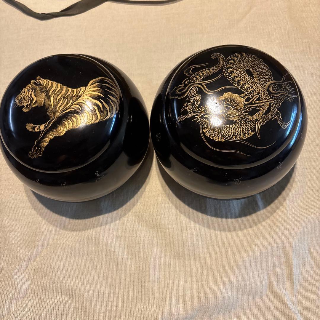 輪島塗りの龍と虎の蓋絵の碁石入れ