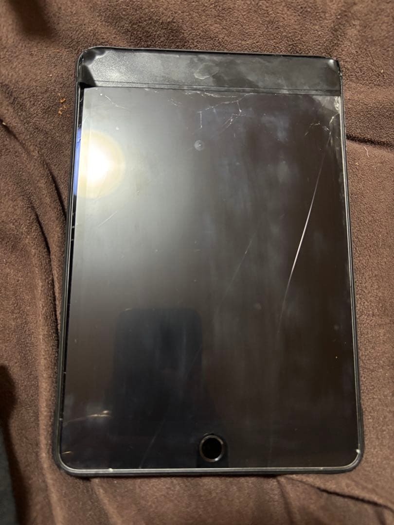iPad mini5 64GB画面割れ