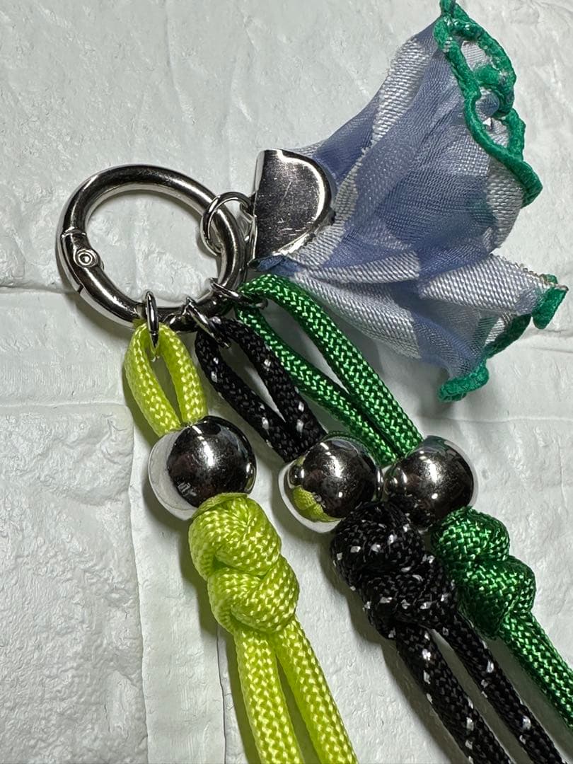 ゆきんこ・*:.ღパラコードスマホストラップ