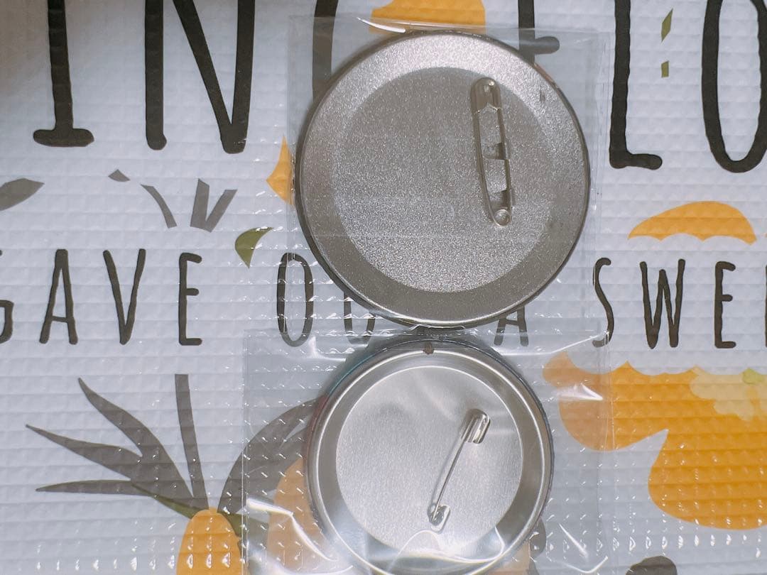 名探偵コナン　ホログラム缶バッジ　一番カフェ　ファスナーアクセサリー　灰原哀